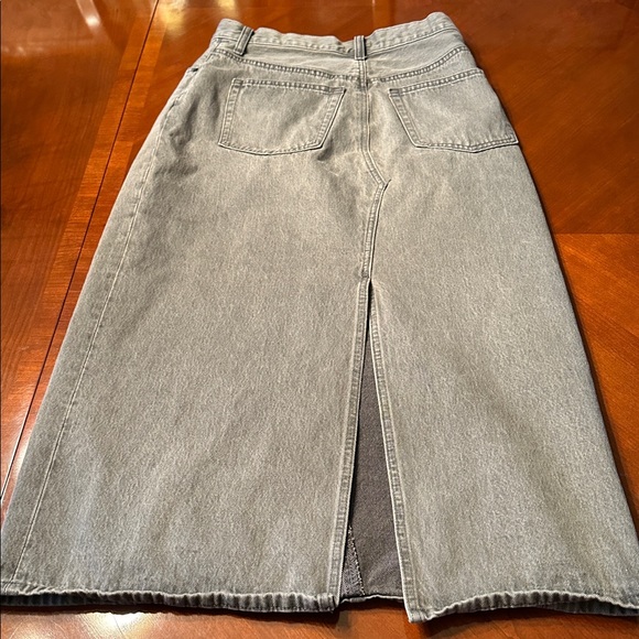 Uniqlo Women's Gray Pencil Skirt - Picture 4 of 5